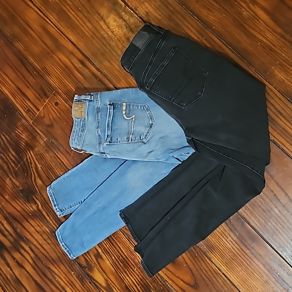 Lot of 2 American eagle jeans size 6